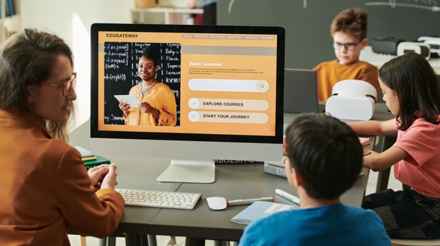 Why Organized Digital Learning Is Replacing Traditional Classroom Methods